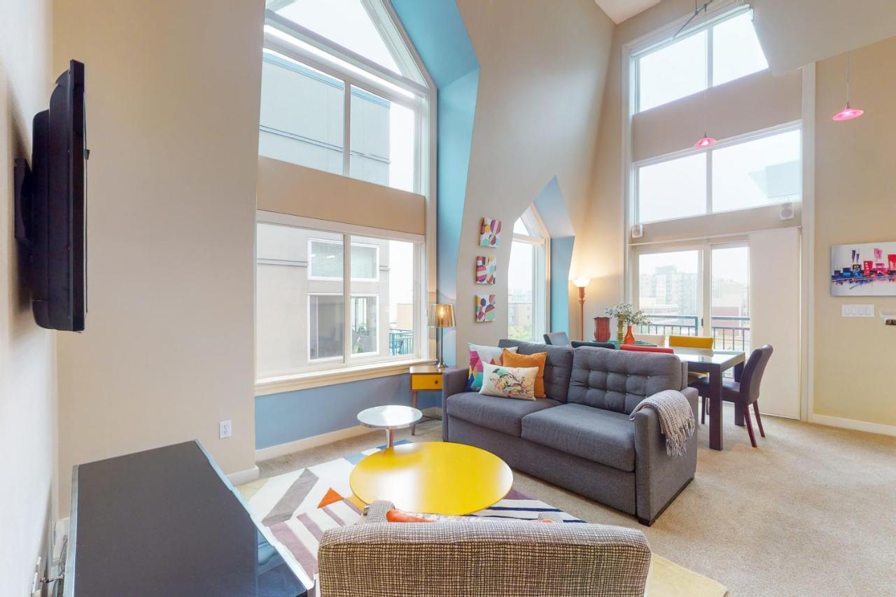 Belltown Court Sunset Suite Сиэтл Экстерьер фото