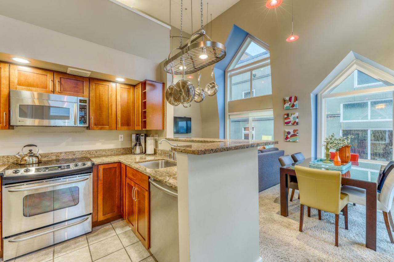 Belltown Court Sunset Suite Сиэтл Экстерьер фото