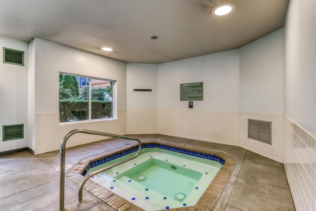 Belltown Court Sunset Suite Сиэтл Экстерьер фото