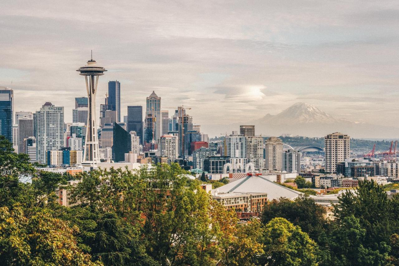 Belltown Court Sunset Suite Сиэтл Экстерьер фото